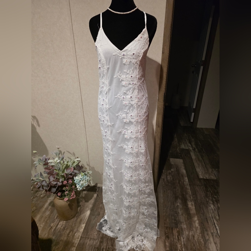 Chic White Lace Bridal Gown